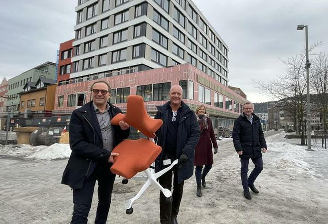 Svein Rød i Senab Eikeland (fra venstre) satser på Kontorhuset og Kolbjørn Stuvebakken. Til Kontorhuset på Strømsø kommer også Jorun Ekornåsvåg i Manpower og Odd Fagerheim i CatalystOne.